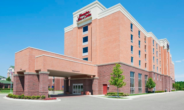 Hampton Inn & Suites by Hilton Detroit Airport / Romulus